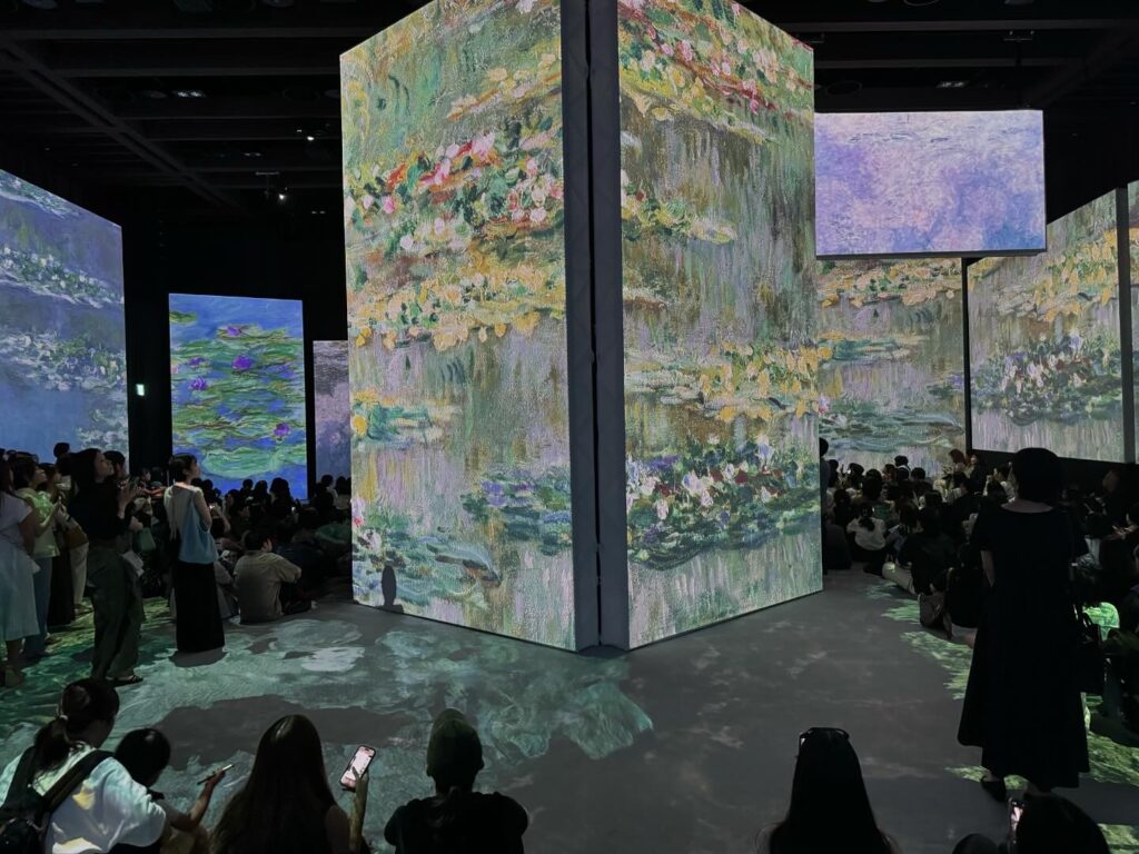 没入型展覧会「モネ&フレンズ・アライブ」(日本橋)