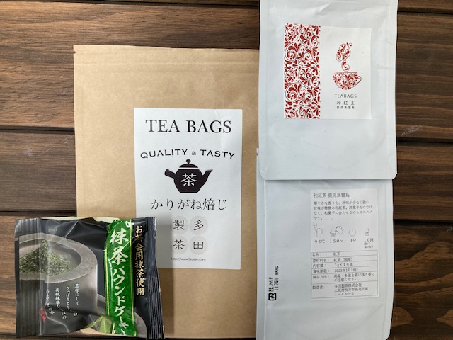 多田製茶の商品であるかりがね焙じ、和紅茶、抹茶パウンドケーキの写真