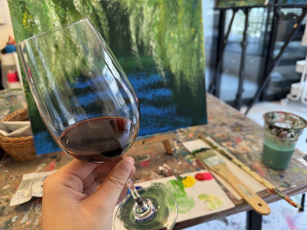 ワインを飲みながら絵描き体験