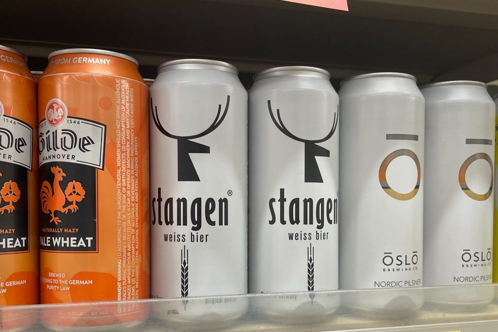 台湾産以外のビール、缶チューハイが3種6本並んでいます。