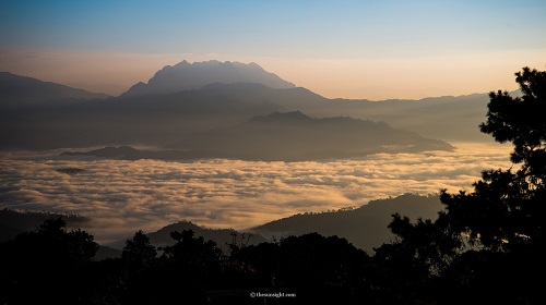 ホイ・ナム・ダンの雲海の写真。