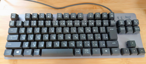 グレーのキーボード